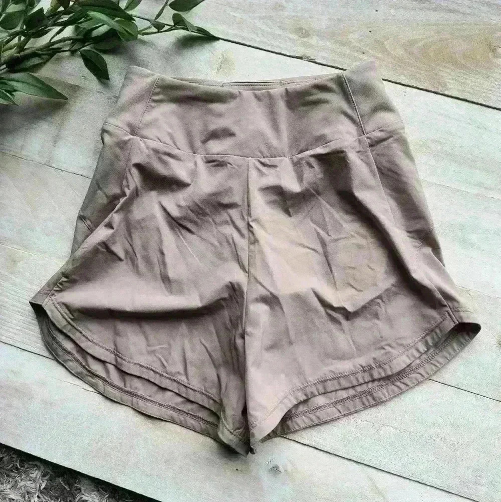 Nike Women's Shorts Dri Fit Training Gym Size XS Taupe NWT